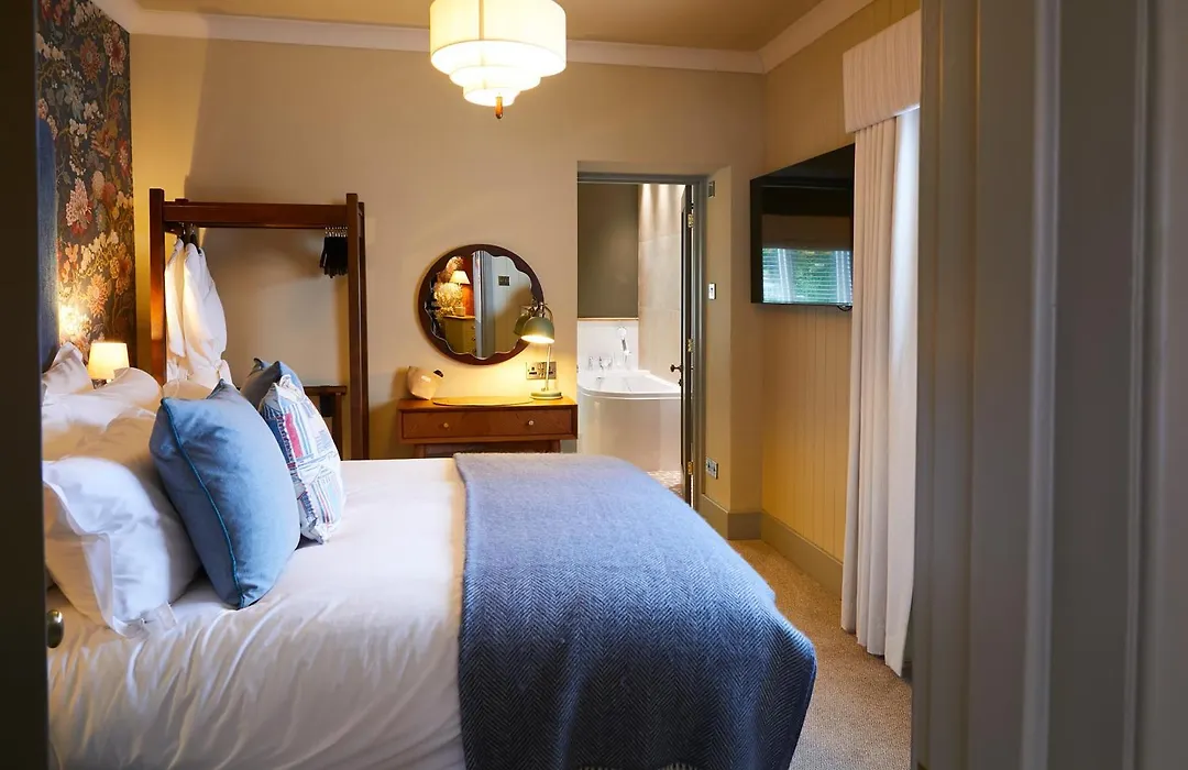 The Plough Inn & Cottages-1